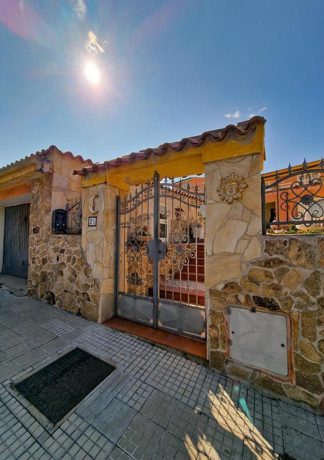 Murphy Holiday Homes - Residenza Nadia Λα Μανταλένα Εξωτερικό φωτογραφία
